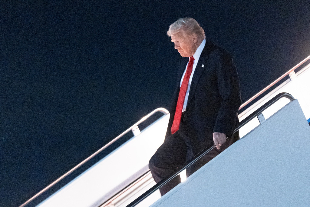President Donald Trump arrives at Joint Base Andrews, Md., on Air Force One, from a weekend trip to his Mar-a-Lago estate in Palm Beach, Fla., Sunday, Nov. 2, 2025. AP Photo/Manuel Balce Ceneta)