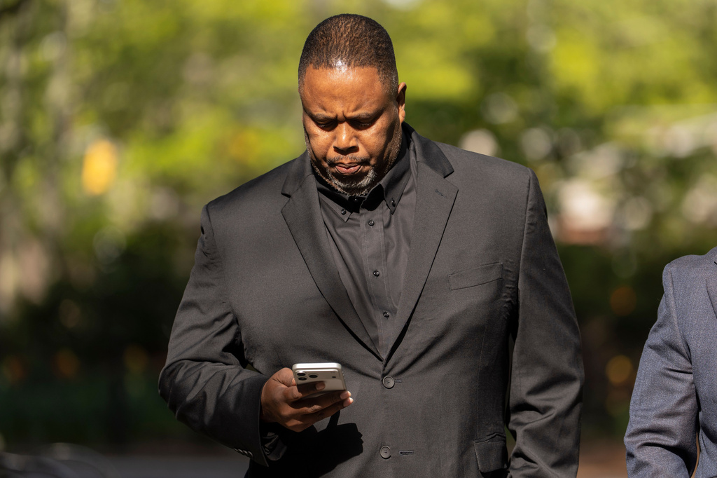 Former NBA player and assistant coach Damon Jones arrives at Brooklyn federal court, Tuesday, April 28, 2026, in New York. (AP Photo/Yuki Iwamura)