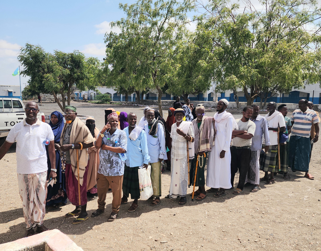 People line up to vote at a polling station during the 2026 Djibouti presidential election, in Mouloud, Djibouti, Friday, April 10, 2026. (AP Photo/Guirreh Moumin)