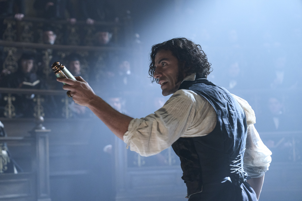 This image released by Netflix shows Oscar Isaac as Victor Frankenstein in a scene from "Frankenstein." (Ken Woroner/Netflix via AP)