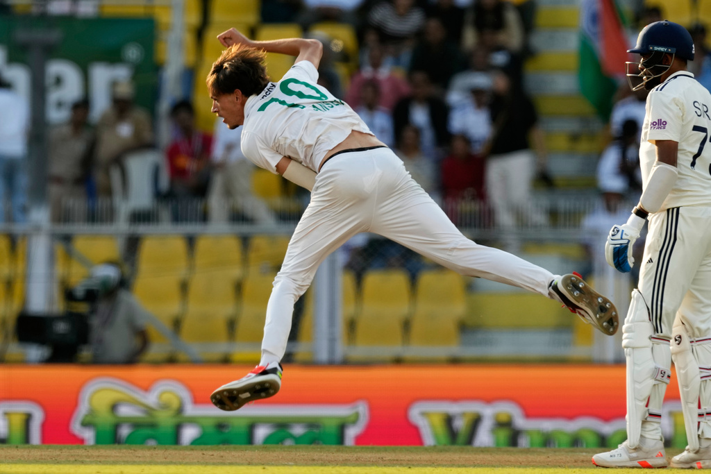 South Africa's Marco Jansen bowls a delivery on the third day of the second cricket test match between India and South Africa in Guwahati, India, Saturday, Nov. 22, 2025. (AP Photo/Anupam Nath)