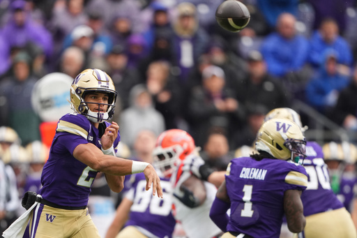 Washington quarterback Demond Williams Jr. throws a pass during the first half of NCAA college football game against Illinois, Saturday, Oct. 25, 2025, in Seattle. (AP Photo/Lindsey Wasson) Washington quarterback Demond Williams Jr. throws a pass during the first half of NCAA college football game against Illinois, Saturday, Oct. 25, 2025, in Seattle. (AP Photo/Lindsey Wasson)
