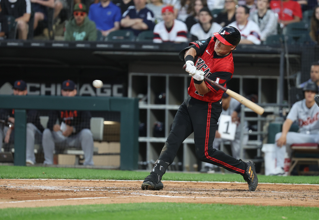Chicago White Sox's Sam Antonacci hits a groundout during the sixth inning of a baseball game against the Detroit Tigers, Friday, May 29, 2026, in Chicago. (AP Photo/Talia Sprague)