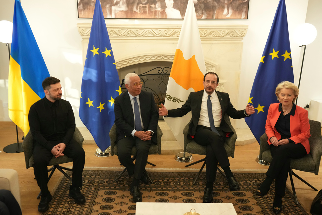 Ukraine's President Volodymyr Zelenskyy, left, European Council President Antonio Costa, second left, European Commission President Ursula von der Leyen, right, and Cyprus' President Nikos Christodoulides join a meeting at the presidential palace in Nicosia, Cyprus, Wednesday, Jan. 7, 2026. (AP Photo/Petros Karadjias, Pool)