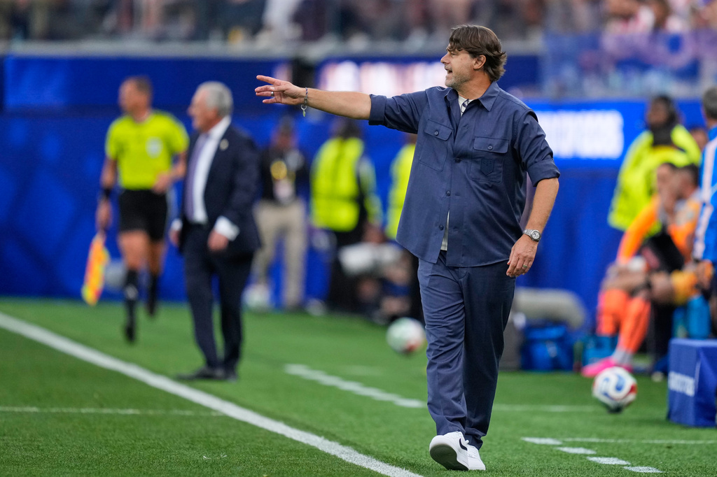 United States head coach Mauricio Pochettino gestures during the World Cup Group D soccer match between the United States and Paraguay in Inglewood, Calif., near Los Angeles, Friday, June 12, 2026. (AP Photo/Mark J. Terrill)