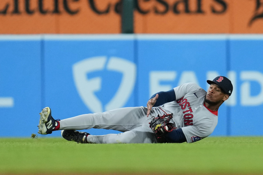 Boston Red Sox center fielder Ceddanne Rafaela catches a Detroit Tigers' Wenceel Pérez fly ball during the seventh inning of a baseball game Wednesday, May 6, 2026, in Detroit. (AP Photo/Paul Sancya)