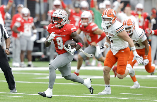 Jai'Den Thomas scores 3 TDs and UNLV holds off Idaho State 38-31 in Dan Mullen's debut as coach