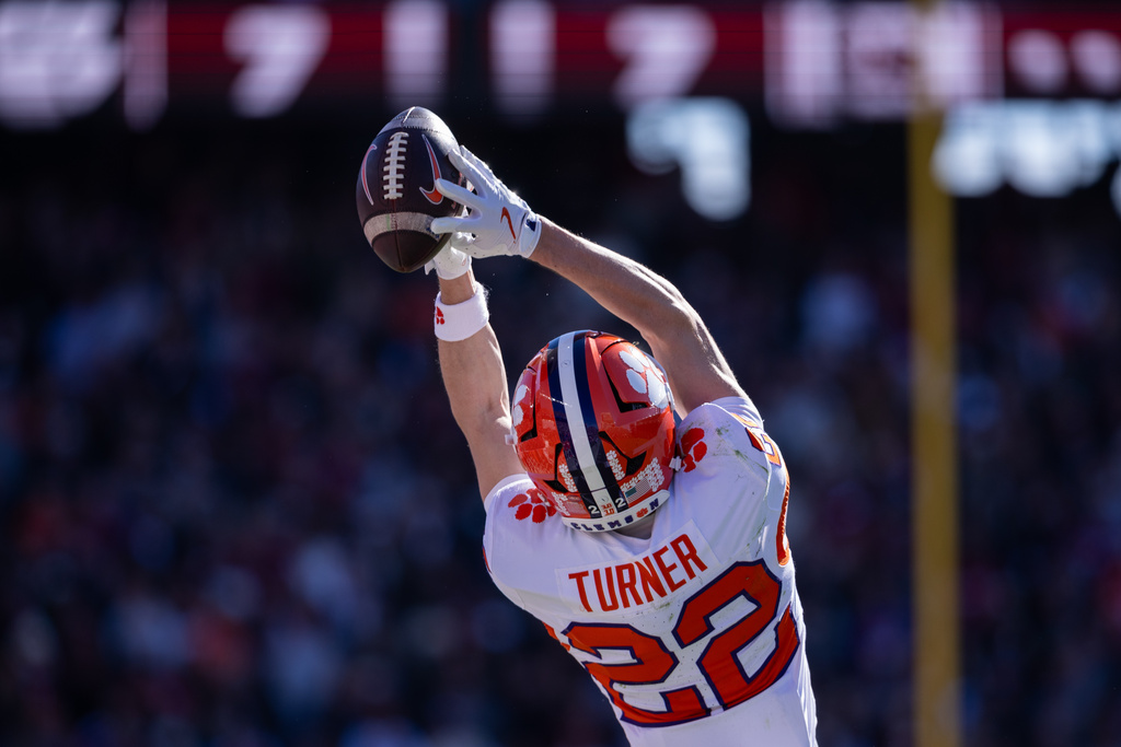 Clemson wide receiver Cole Turner (22) makes a catch against the South Carolina during the first half of an NCAA college football game, Saturday, Nov. 29, 2025, in Columbia, S.C. (AP Photo/Scott Kinser)