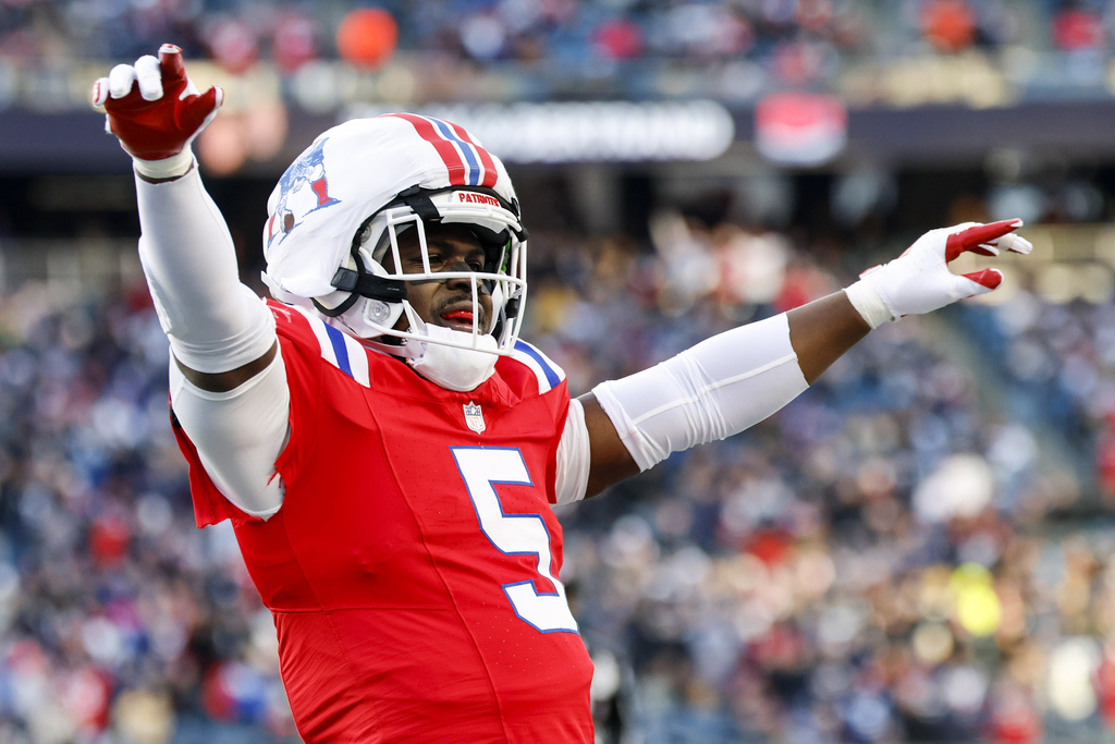 FILE - New England Patriots safety Jabrill Peppers (5) reacts after a stop during the second half of an NFL football game against the Indianapolis Colts, Sunday, Dec. 1, 2024, in Foxborough, Mass. (AP Photo/Greg M. Cooper, File)