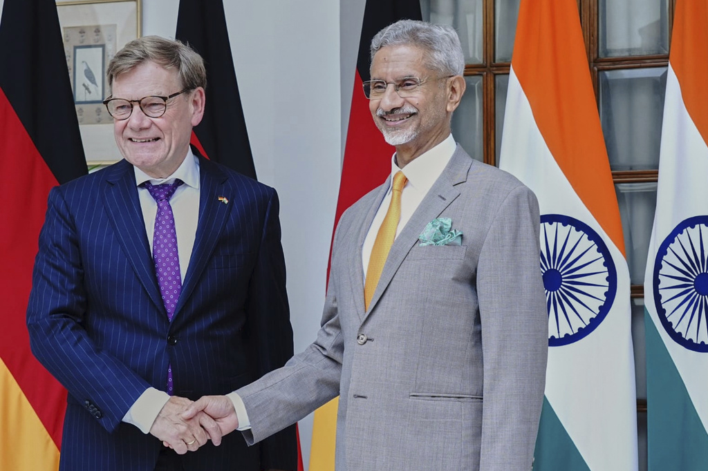 Indian Foreign Minister S.Jaishankar shakes hand with his German counterpart Johann Wadephu before their delegation level meeting in New Delhi, India, Wednesday, Sept. 3, 2025. (Indian Foreign Ministry via AP)