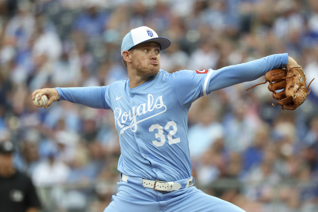 Kansas City Royals starting pitcher Stephen Kolek throws during the first inning of a baseball game against the Detroit Tigers, Saturday, Aug. 30, 2025, in Kansas City, Mo. (AP Photo/David Smith)
