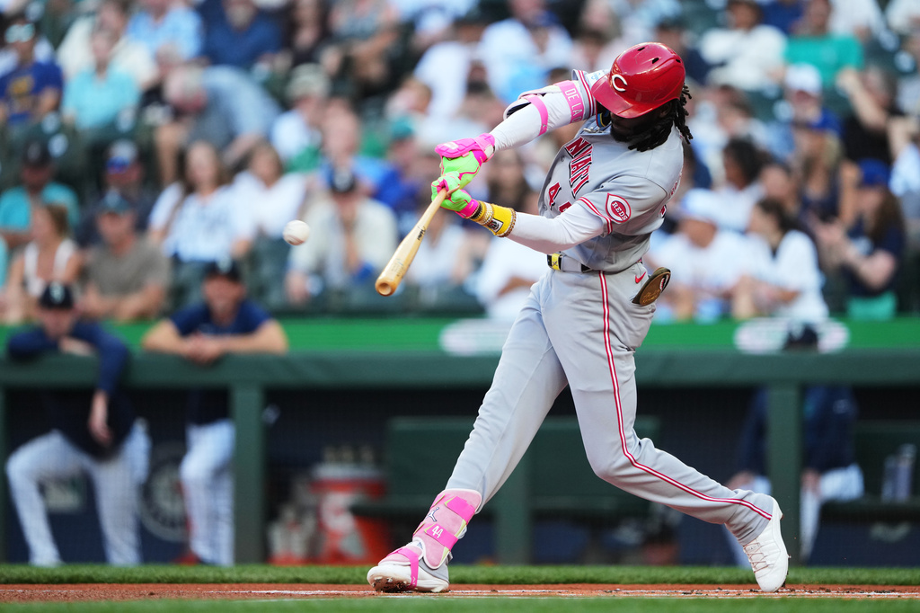 Cincinnati Reds' Elly De La Cruz hits a solo home run against the Seattle Mariners during the first inning of a baseball game, Tuesday, July 21, 2026, in Seattle. (AP Photo/Lindsey Wasson)