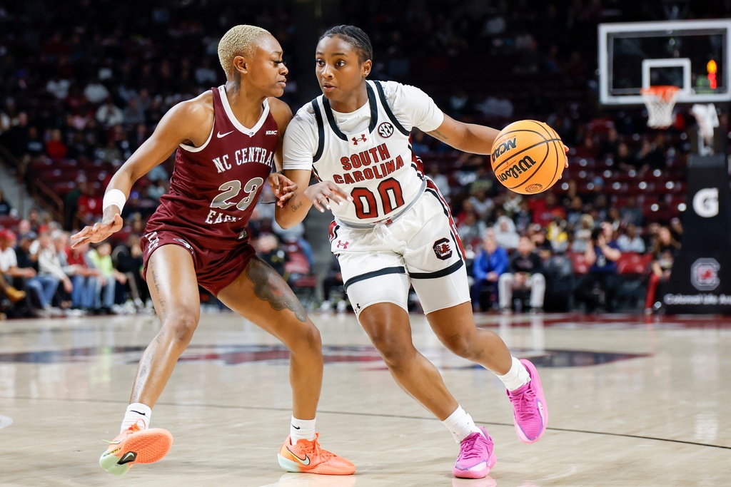Latson, Edwards lead No. 3 South Carolina to 106-42 win over North Carolina Central