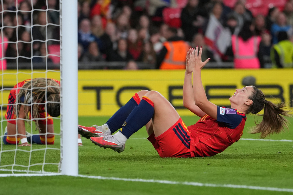 Spain's Alexia Putellas reacts after missing a chance to score during the Women's 2027 World Cup group C qualifier soccer match between England and Spain in London, Tuesday, April 14, 2026. (AP Photo/Kin Cheung)