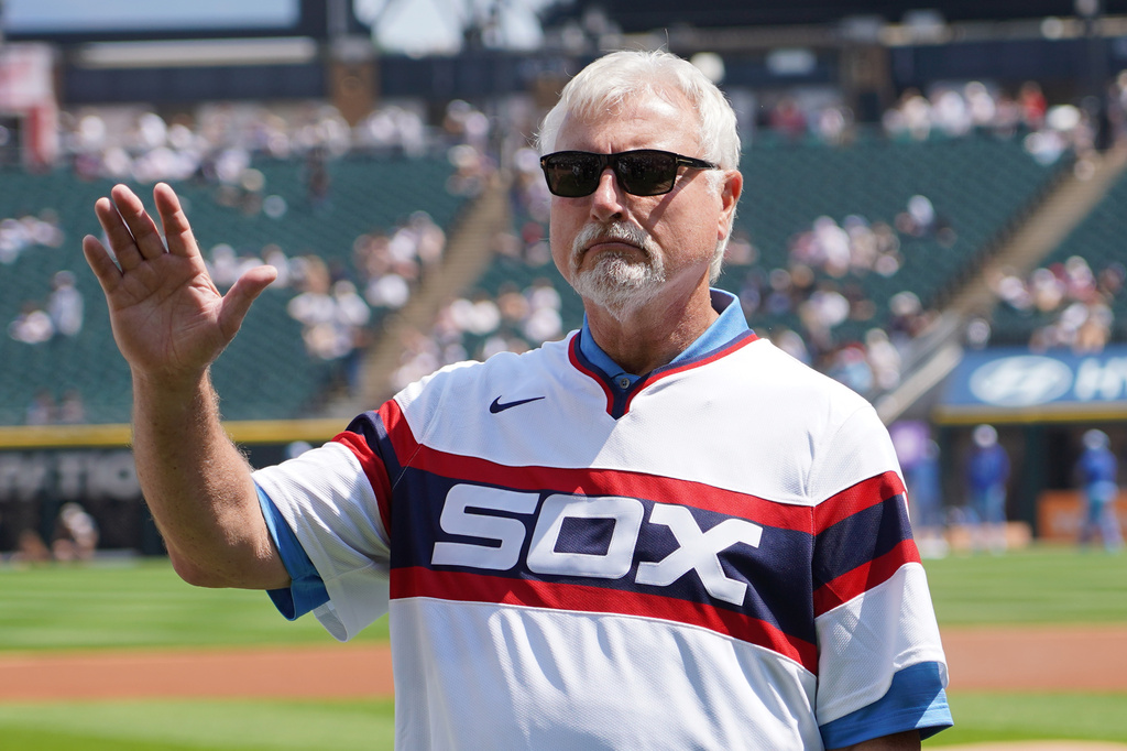 Former Chicago White Sox player Ron Kittle is honored with the 1983 White sox team before a baseball game between the Chicago White Sox and the Kansas City Royals Saturday, June 27, 2026, in Chicago. (AP Photo/David Banks)