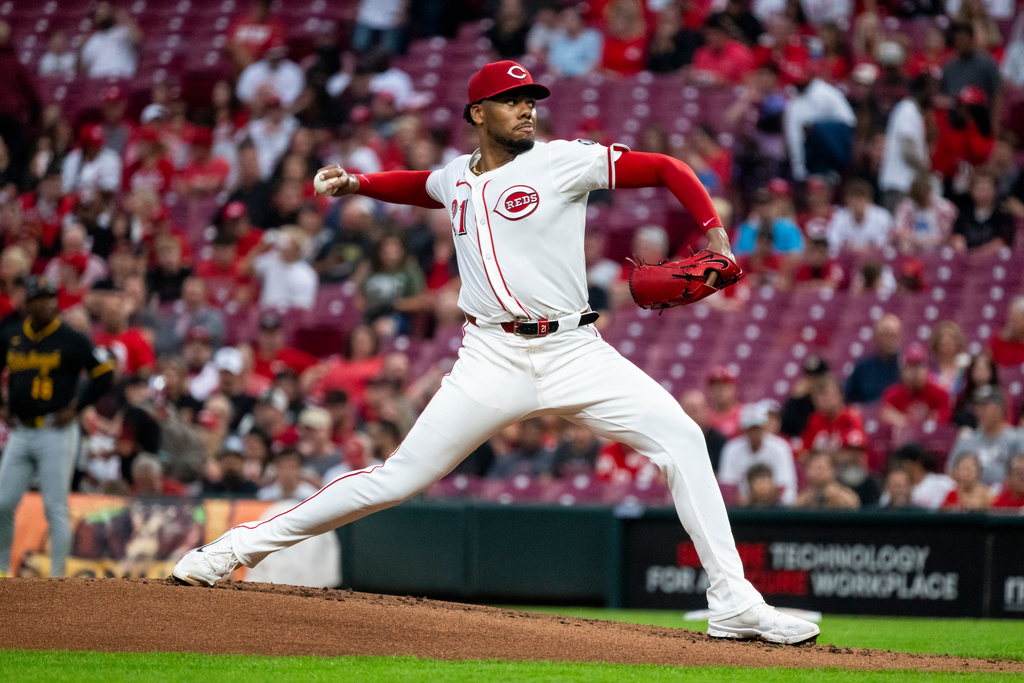 Cincinnati Reds pitcher Hunter Greene delivers in the first inning of a baseball game against the Pittsburgh Pirates, Wednesday, Sept. 24, 2025, in Cincinnati. (AP Photo/Michael Swensen)