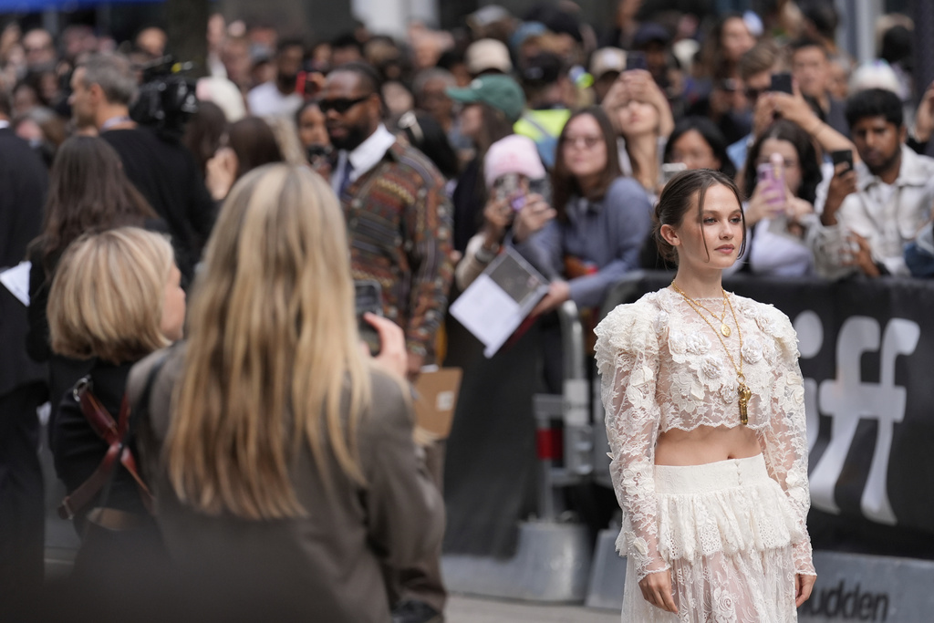 Cailee Spaeny attends the premiere of "Wake Up Dead Man: A Knives Out Mystery" at the Princess of Wales Theatre during the Toronto International Film Festival on Saturday, Sept. 6, 2025, in Toronto. (AP Photo/Chris Pizzello)