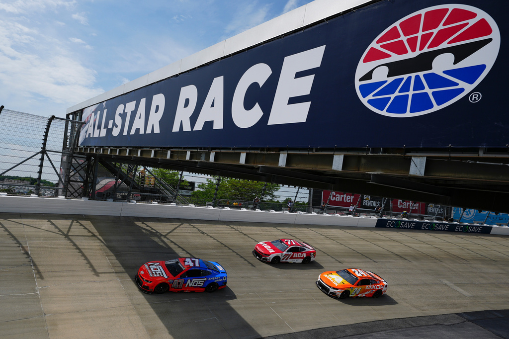 Ricky Stenhouse Jr. (47), Michael McDowell (71) and William Byron (24) compete during the NASCAR All-Star auto race at Dover Motor Speedway, Sunday, May 17, 2026, in Dover, Del. (AP Photo/Derik Hamilton)