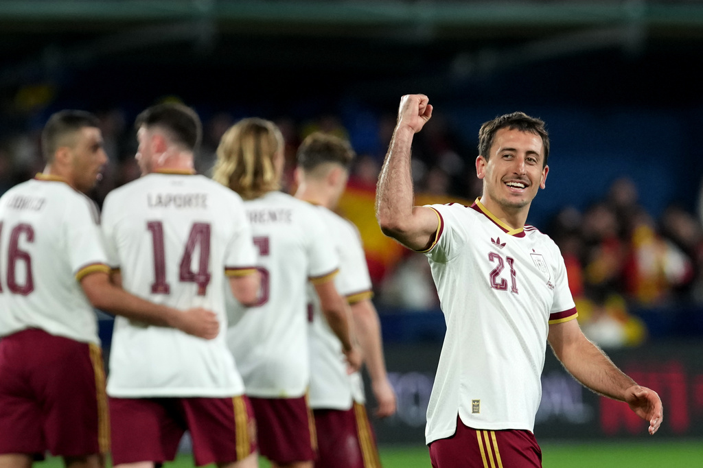 Spain's Mikel Oyarzabal celebrates after scoring his side's second goal during the international friendly soccer match between Spain and Serbia in Villarreal, Spain, Friday, March 27, 2026. (AP Photo/Alberto Saiz)