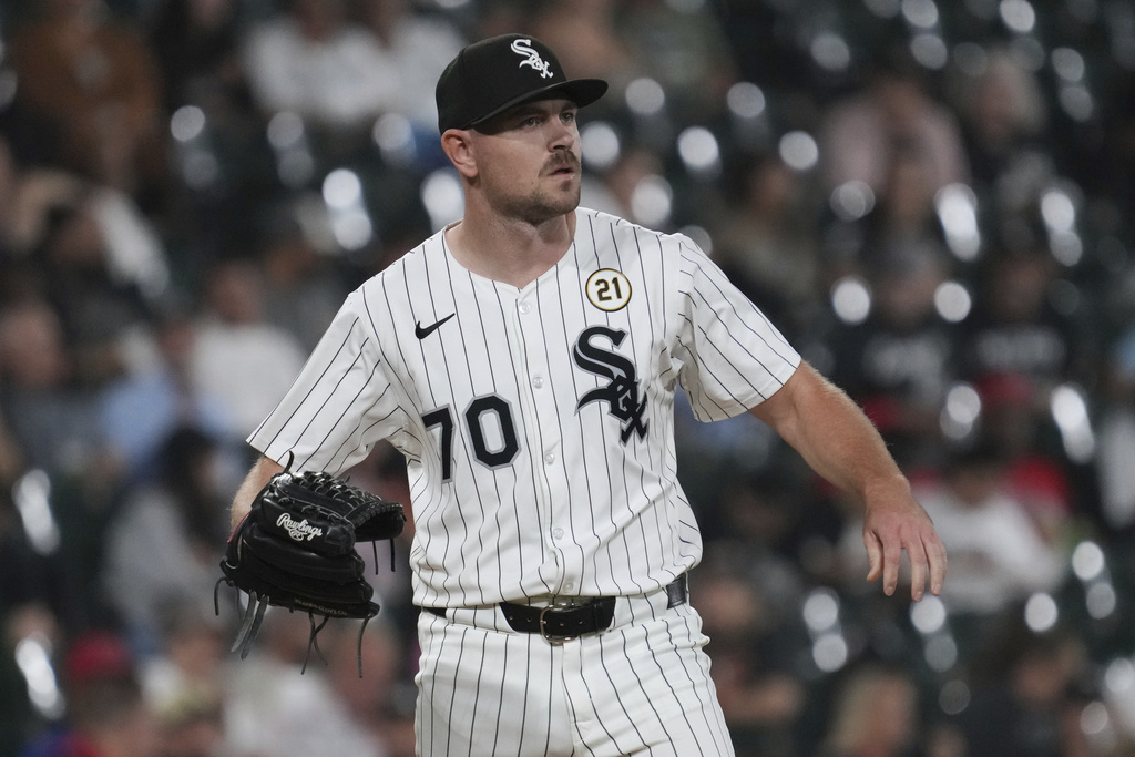 Chicago White Sox relief pitcher Tyler Alexander reacts after Baltimore Orioles' Colton Cowser hit a three-run home run during the sixth inning of a baseball game in Chicago, Monday, Sept. 15, 2025. (AP Photo/Nam Y. Huh)