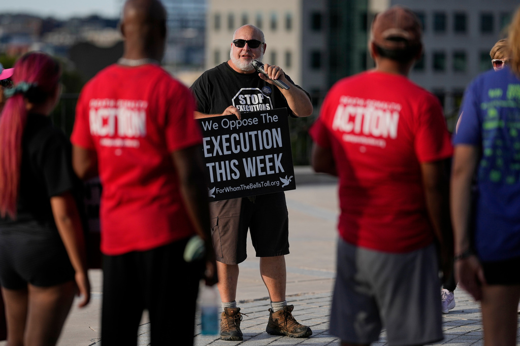 Abraham Bonowitz speaks during a March 4 Mercy protest against the death penalty at the Tennessee State Capitol, Sunday, Sept. 27, 2026, in Nashville, Tenn. ahead of the Sept. 30th scheduled execution of Christa Pike. (AP Photo/George Walker IV)
