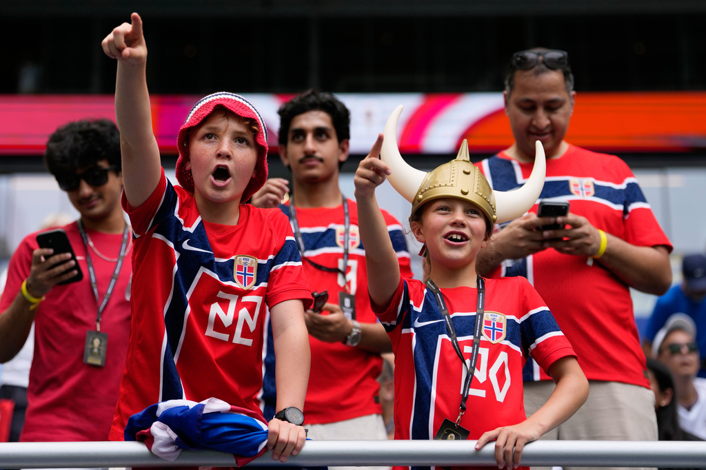 Norway fans on the stands wait for the start of the World Cup quarterfinal soccer match between Norway and England in Miami Gardens, Fla., Saturday, July 11, 2026. (AP Photo/Rebecca Blackwell)