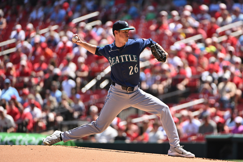 Seattle Mariners pitcher Emerson Hancock delivers against the St. Louis Cardinals during the first inning of a baseball game, Sunday, April 26, 2026, in St. Louis. (AP Photo/Jeff Le)