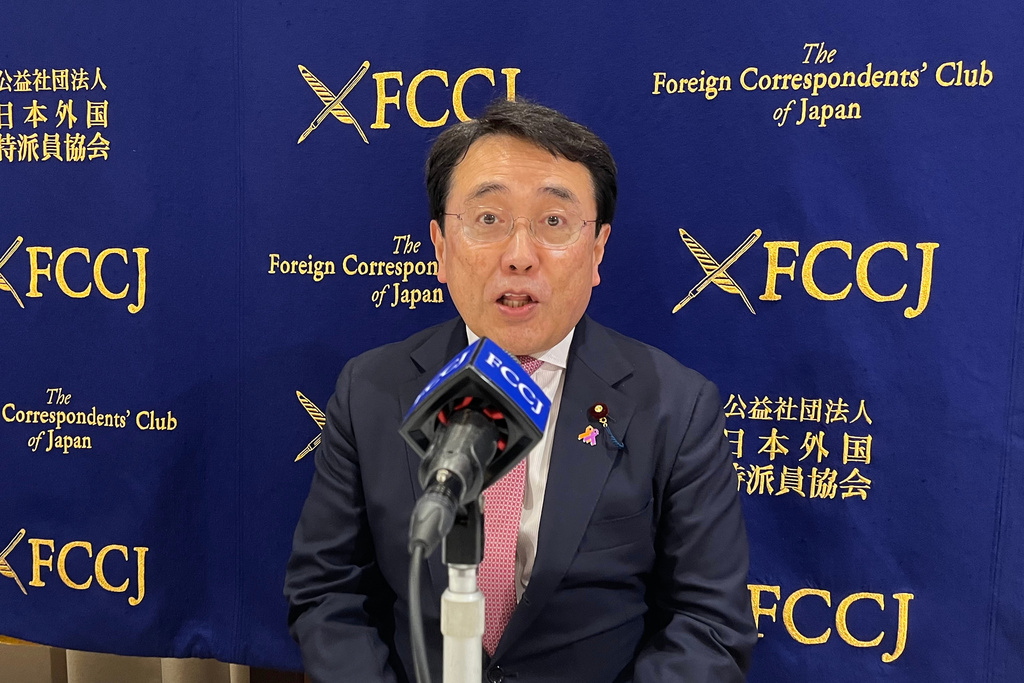 Japan’s top negotiator on President Donald Trump’s tariffs, Economic and Fiscal Policy Minister Ryosei Akazawa speaks to reporters at the Foreign Correspondents’ Club of Japan, in Tokyo Wednesday, Oct. 1, 2025. (AP Photo/Yuri Kageyama)