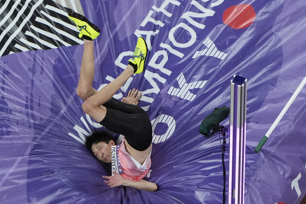 Japan's Ryoichi Akamatsu fails an attempt during the men's high jump final at the World Athletics Championships in Tokyo, Tuesday, Sept. 16, 2025. (AP Photo/Bernat Armangue)