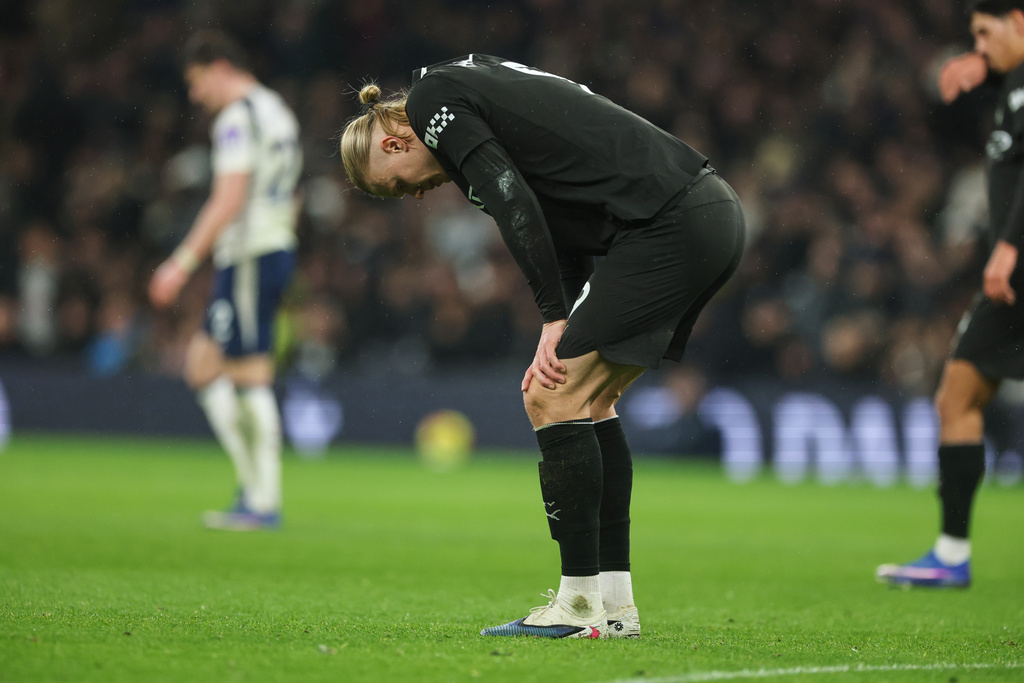 Manchester City's Erling Haaland reacts during the English Premier League soccer match between Tottenham Hotspur and Manchester City in London, Sunday, Feb. 1, 2026. (AP Photo/Richard Pelham)