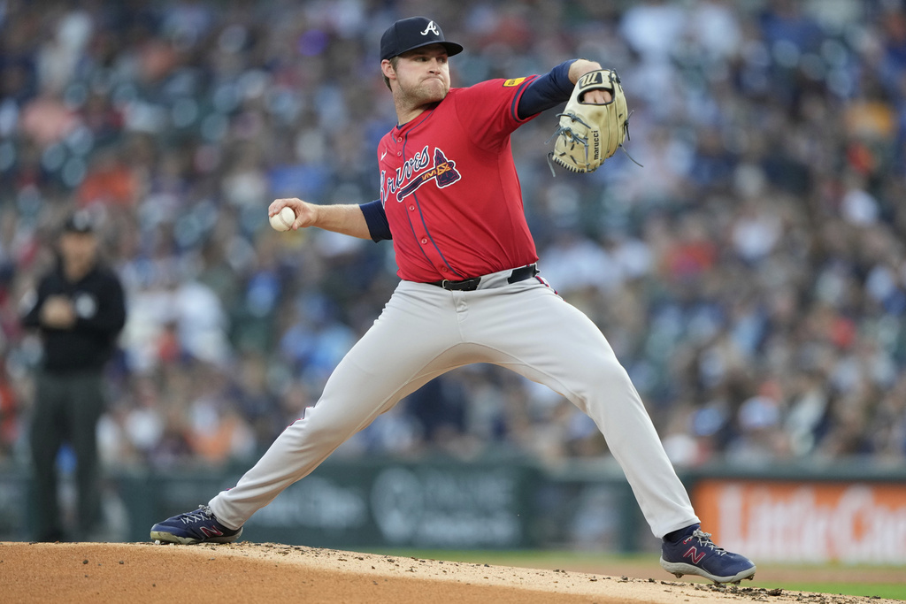 Atlanta Braves starting pitcher Bryce Elder throws during the first inning of a baseball game against the Detroit Tigers, Friday, Sept. 19, 2025, in Detroit. (AP Photo/Ryan Sun)