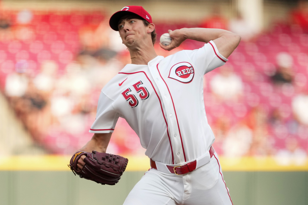 Cincinnati Reds pitcher Brandon Williamson delivers a pitch during the first inning of a baseball game against the Pittsburgh Pirates, Tuesday, March 31, 2026, in Cincinnati. (AP Photo/Kareem Elgazzar)