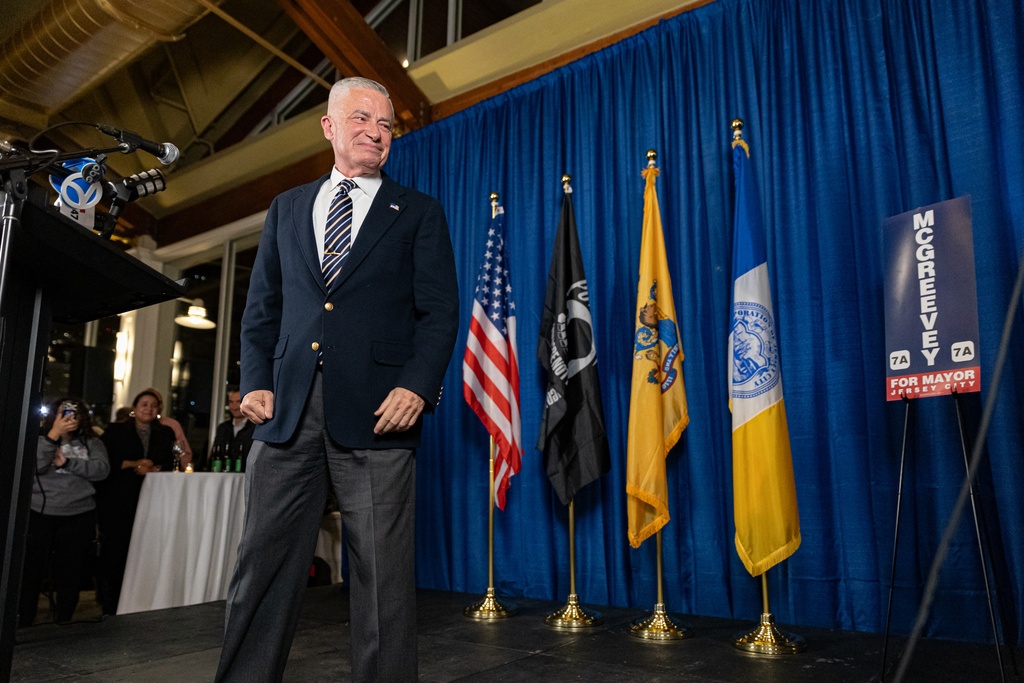 Jersey City mayoral candidate Jim McGreevey speaks to supporters at his election night party, Jersey City, Tuesday, Nov. 4, 2025, in Jersey City, N.J. (AP Photo/Stefan Jeremiah)