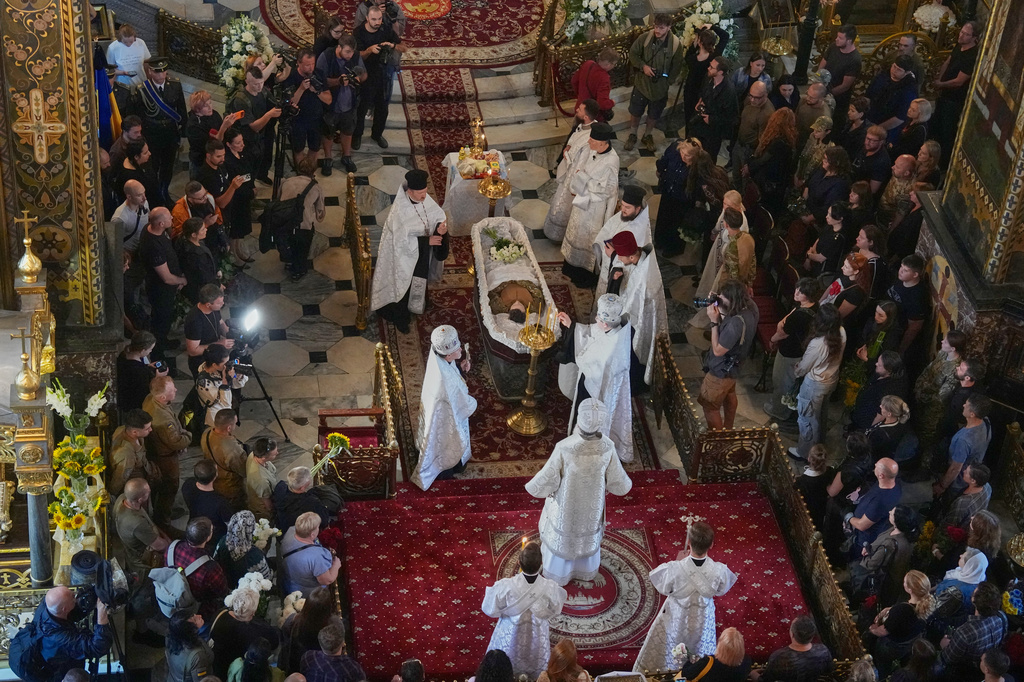 Ukraine honors its