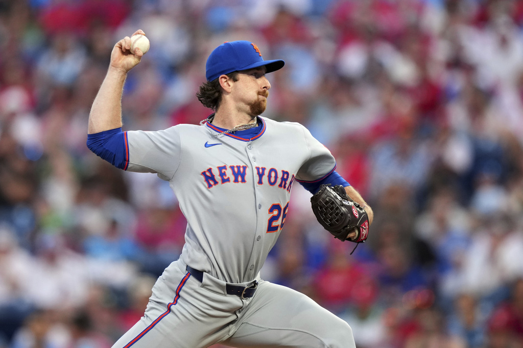 New York Mets' Nolan McLean pitches during the first inning of a baseball game against the Philadelphia Phillies Monday, Sept. 8, 2025, in Philadelphia. (AP Photo/Matt Slocum)