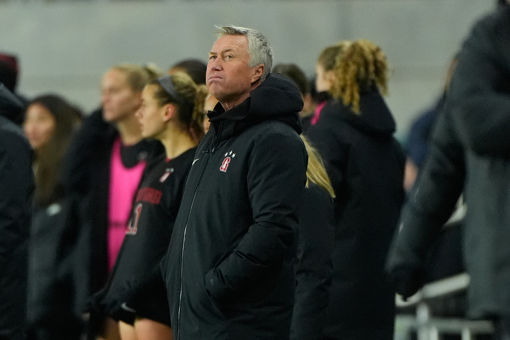Stanford head coach Paul Ratcliffe is seen during the second half of the NCAA college soccer tournament final against Florida State Monday, Dec. 8, 2025, in Kansas City, Mo. (AP Photo/Charlie Riedel)