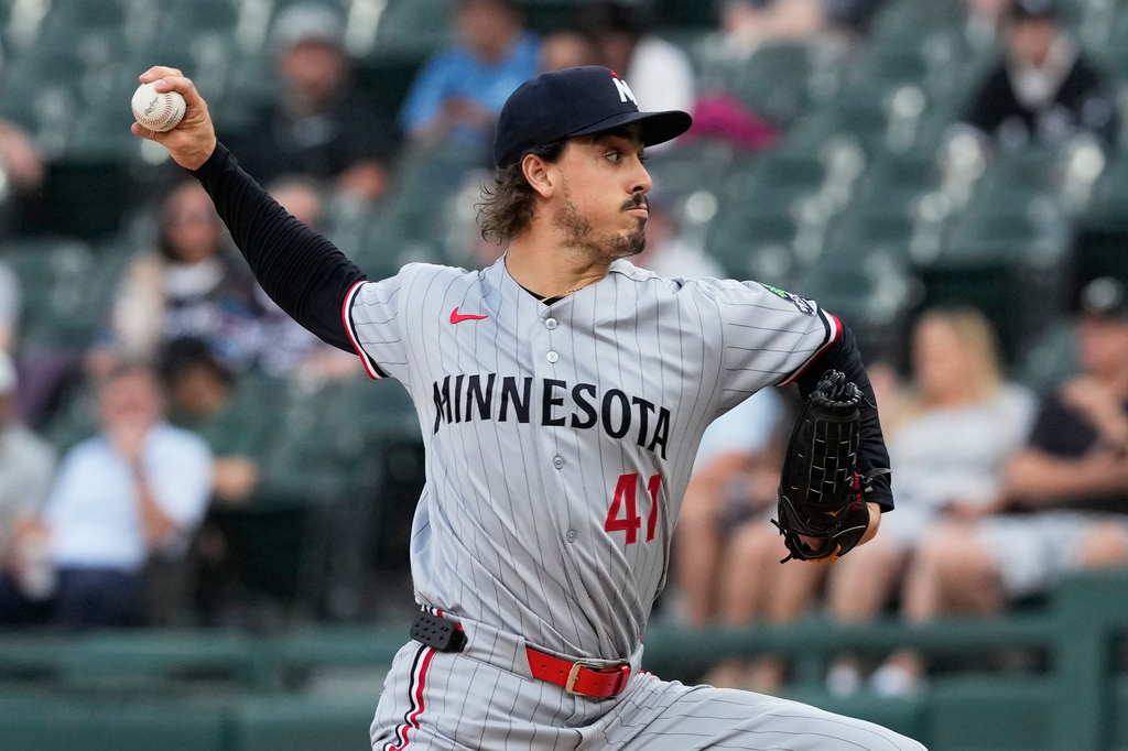 Minnesota Twins starting pitcher Joe Ryan throws against the Chicago White Sox during the first inning of a baseball game in Chicago, Tuesday, May 26, 2026. (AP Photo/Nam Y. Huh)