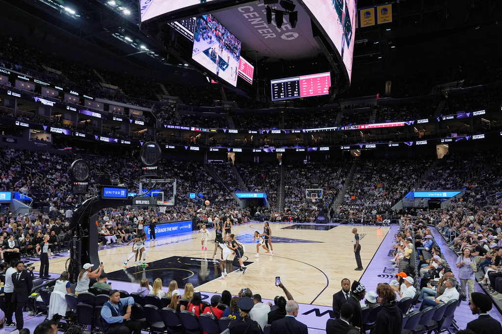 Golden State Valkyries guard Veronica Burton (22) shoots a free throw during the first half of a WNBA basketball game against the Indiana Fever, Sunday, Sept. 31, 2025, in San Francisco. (AP Photo/Godofredo A. Vásquez)
