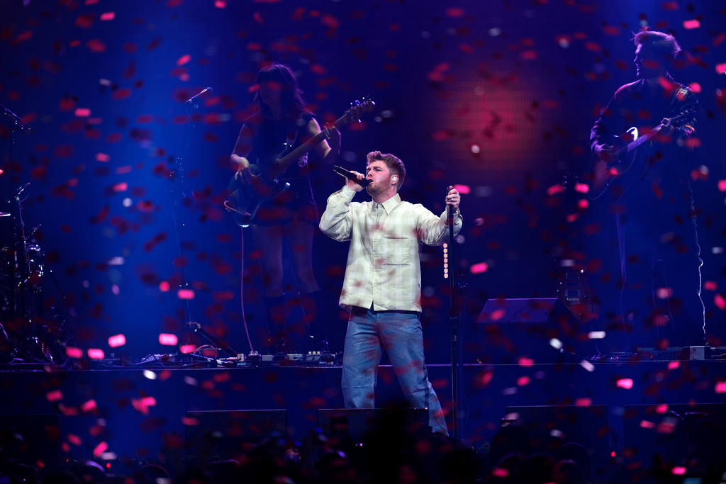 Alex Warren performs during iHeartRadio's Jingle Ball on Monday, Dec. 15, 2025, at Xfinity Mobile Arena in Philadelphia. (Photo by Charles Sykes/Invision/AP)