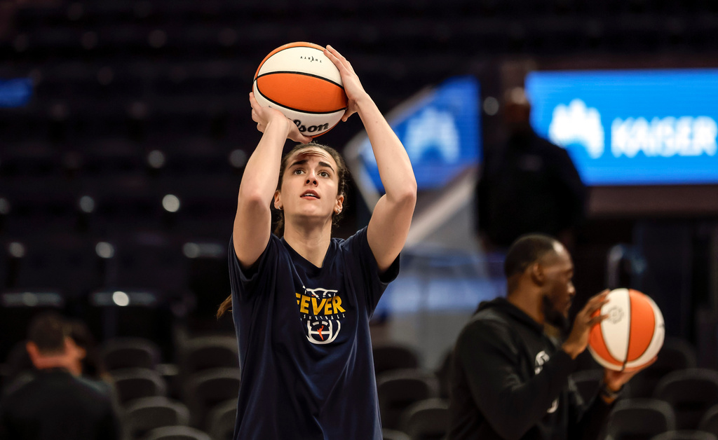 Indiana Fever's Caitlin Clark warms up before the Golden State Valkyries played the Indiana Fever at Chase Center in San Francisco Thursday, May 28, 2026.(Carlos Avila Gonzalez/San Francisco Chronicle via AP)