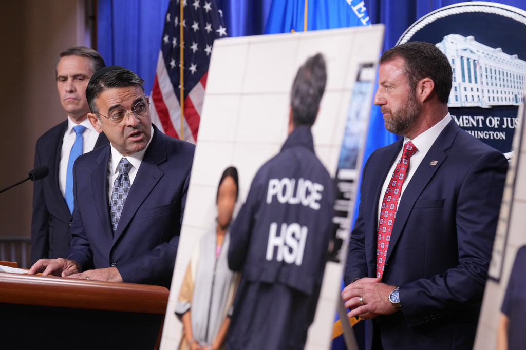 Trump administration says it has no plans for ICE officers at polls . Activists are preparing , anyway