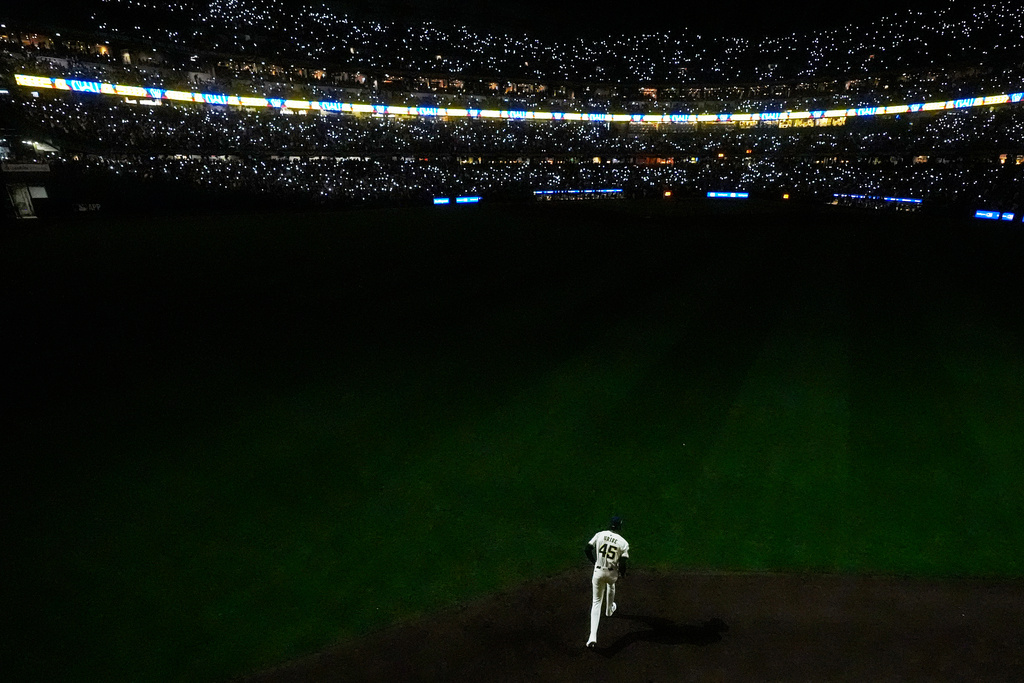Milwaukee Brewers' Abner Uribe enters the game during the ninth inning of Game 2 of baseball's National League Division Series against the Chicago Cubs, Oct. 6, 2025, in Milwaukee. (AP Photo/Morry Gash, File)