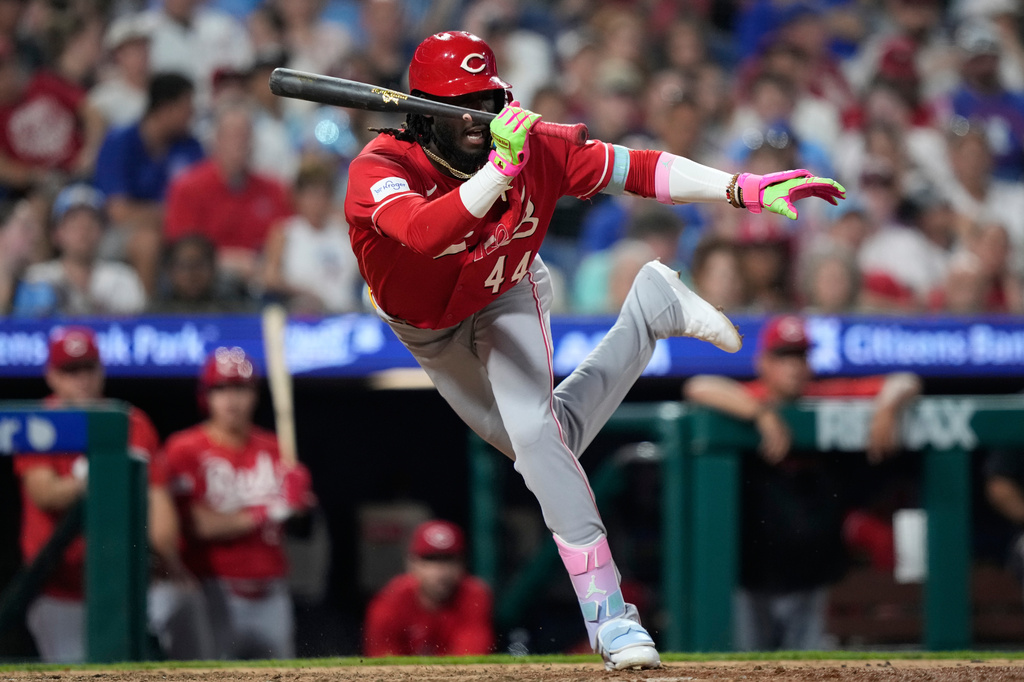 Cincinnati Reds' Elly de la Cruz dodges a pitch from Philadelphia Phillies' José Alvarado during the eighth inning of a baseball game Monday, May 18, 2026, in Philadelphia. (AP Photo/Matt Slocum)