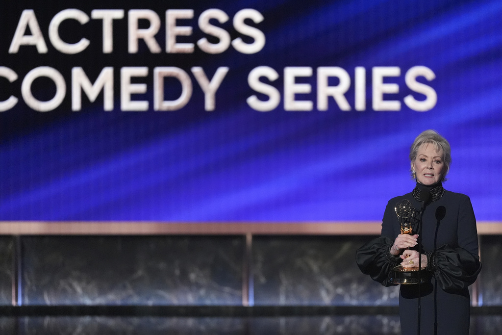 Jean Smart accepts the award for outstanding lead actress in a comedy series for "Hacks" during the 77th Primetime Emmy Awards on Sunday, Sept. 14, 2025, at the Peacock Theater in Los Angeles. (AP Photo/Chris Pizzello)