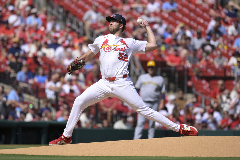 St. Louis Cardinals starting pitcher Matthew Liberatore throws against the Milwaukee Brewers during the first inning of a baseball game Sunday, Sept. 21, 2025, in St. Louis. (AP Photo/Jeff Le)