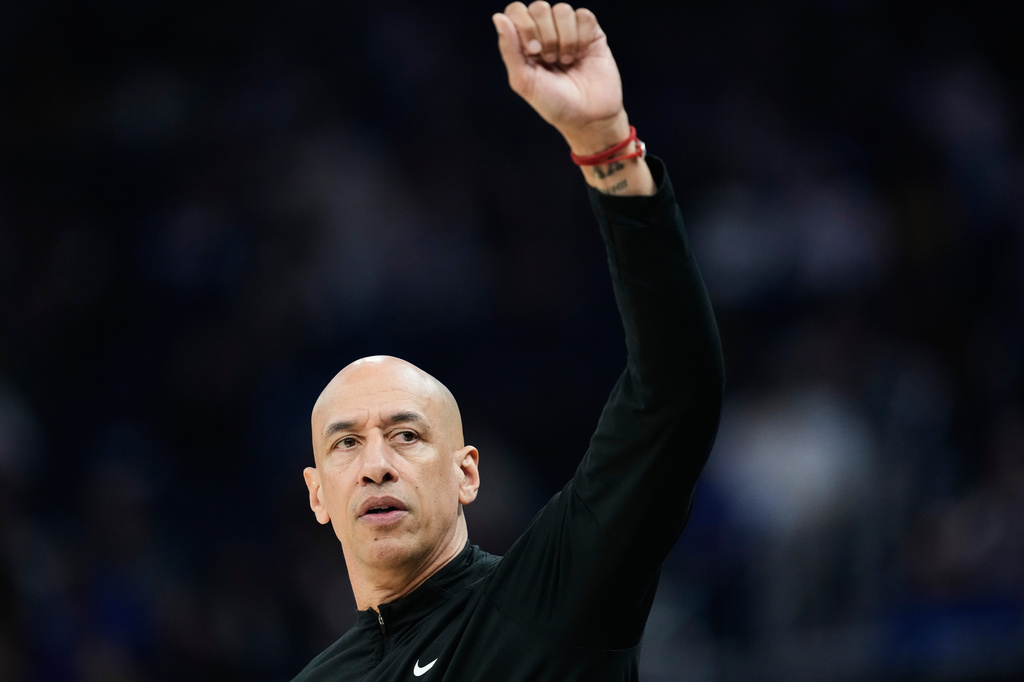 Sacramento Kings head coach Doug Christie gestures during the first half of an NBA basketball game against the Golden State Warriors, Tuesday, April 7, 2026, in San Francisco. (AP Photo/Godofredo A. Vásquez)