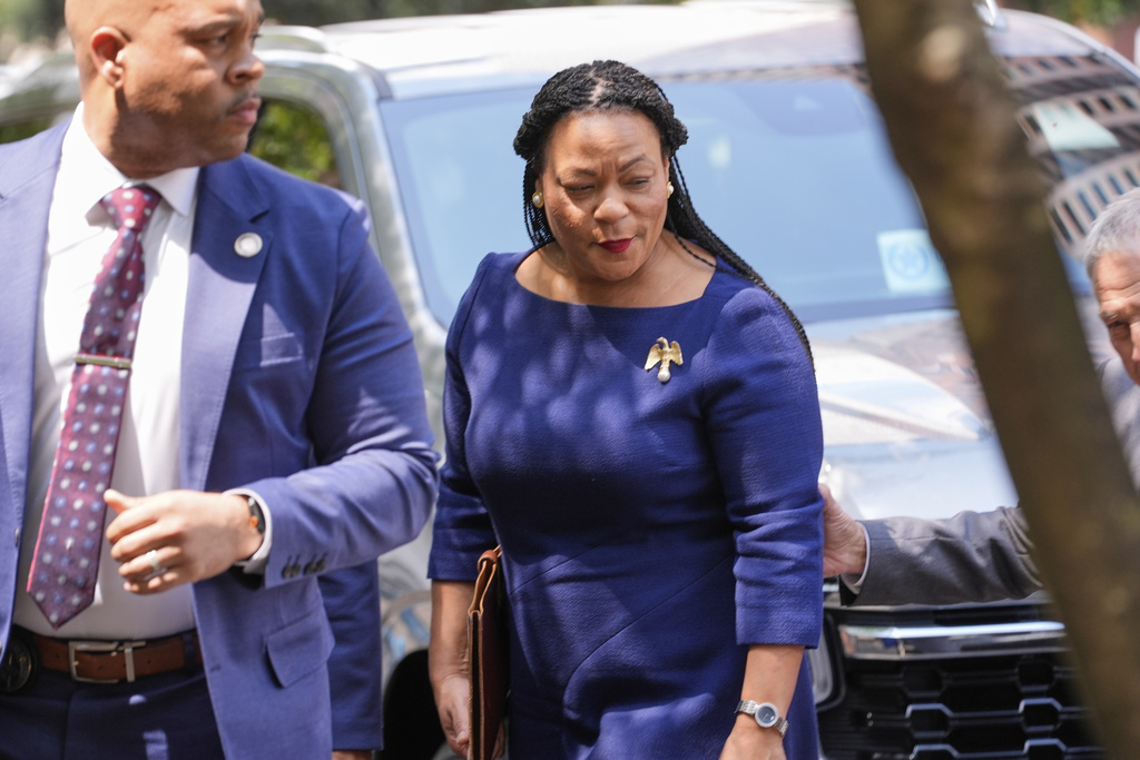 New Orleans Mayor Latoya Cantrell arrives at federal court for her arraignment in New Orleans, Wednesday, Sept. 10, 2025. (AP Photo/Gerald Herbert)