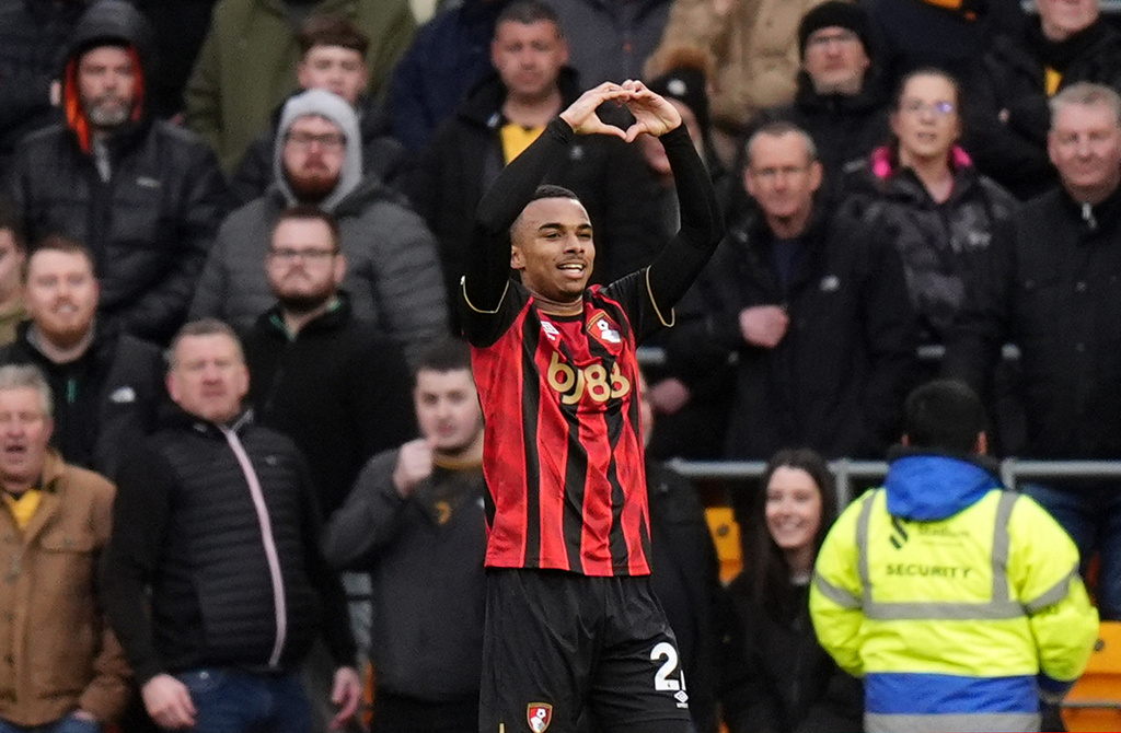 Bournemouth's Eli Junior Kroupi celebrates scoring their side's first goal of the game during the English Premier League soccer match between Wolverhampton Wanderers and AFC Bournemouth in Wolverhampton, England, Saturday, Jan. 31, 2026. (Jacob King/PA via AP)