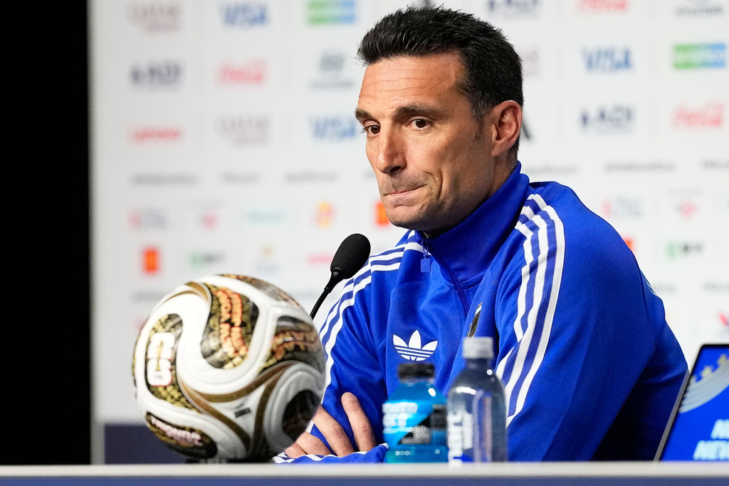 FILE - Argentina head coach Lionel Scaloni speaks during a news conference ahead of the World Cup final soccer match between Spain and Argentina in New York on July 17, 2026. (AP Photo/Frank Franklin II, File)