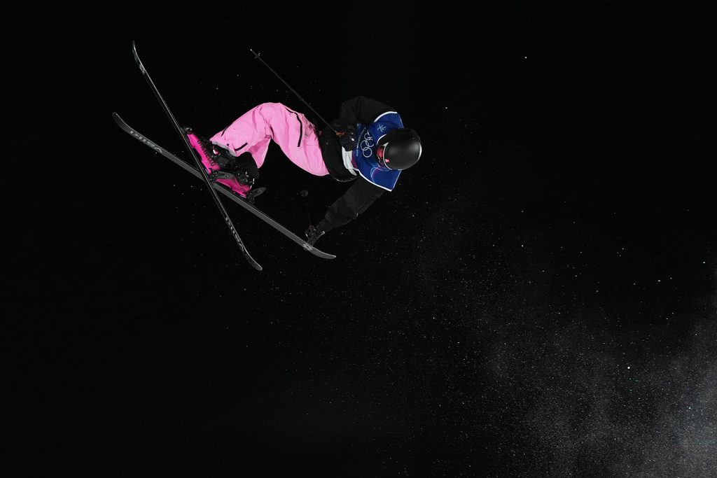 Switzerland's Andri Ragettli competes during the men's freestyle skiing big air qualifications at the 2026 Winter Olympics, in Livigno, Italy, Sunday, Feb. 15, 2026. (AP Photo/Julia Demaree Nikhinson)